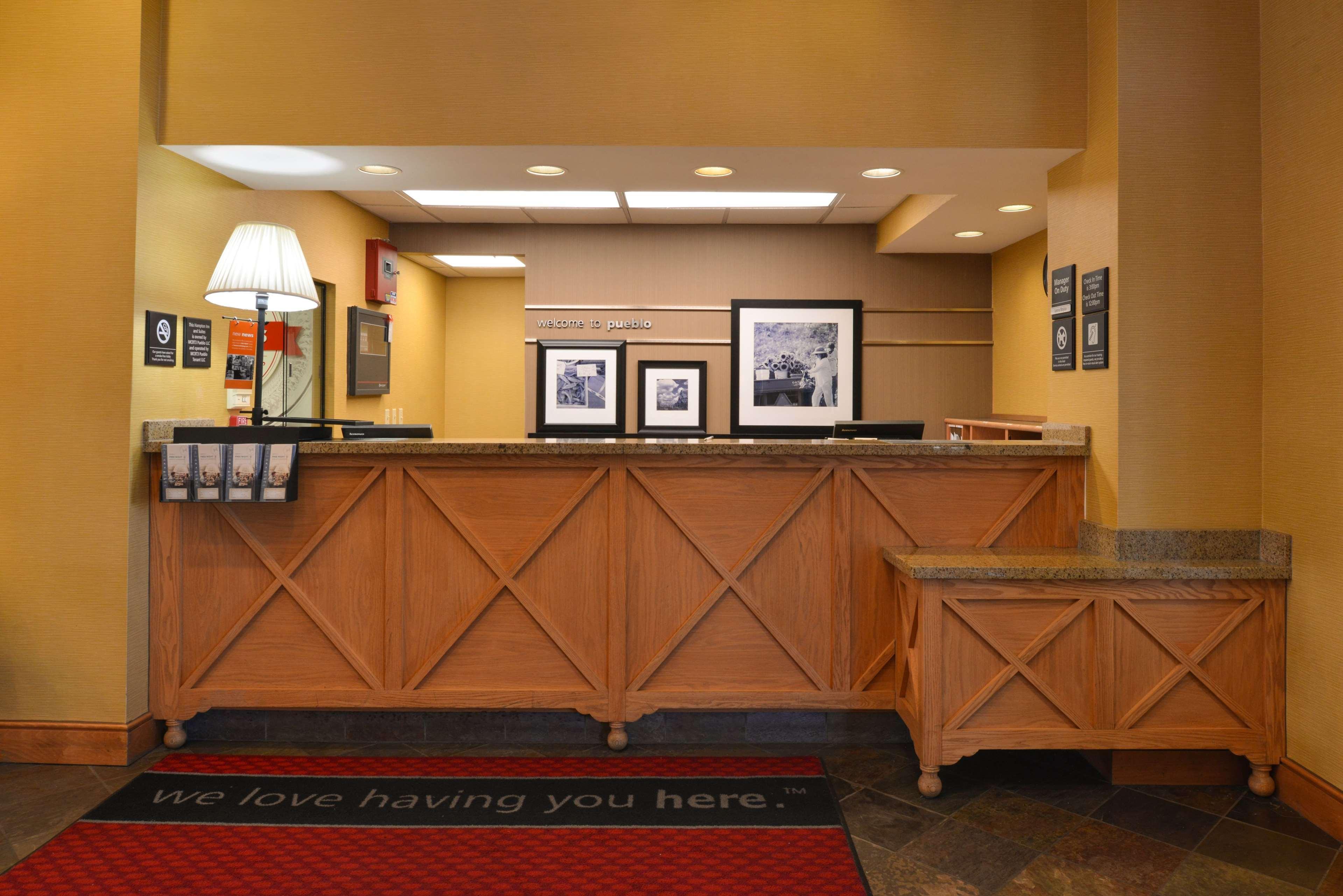 Hampton Inn & Suites Pueblo-Southgate Exterior photo