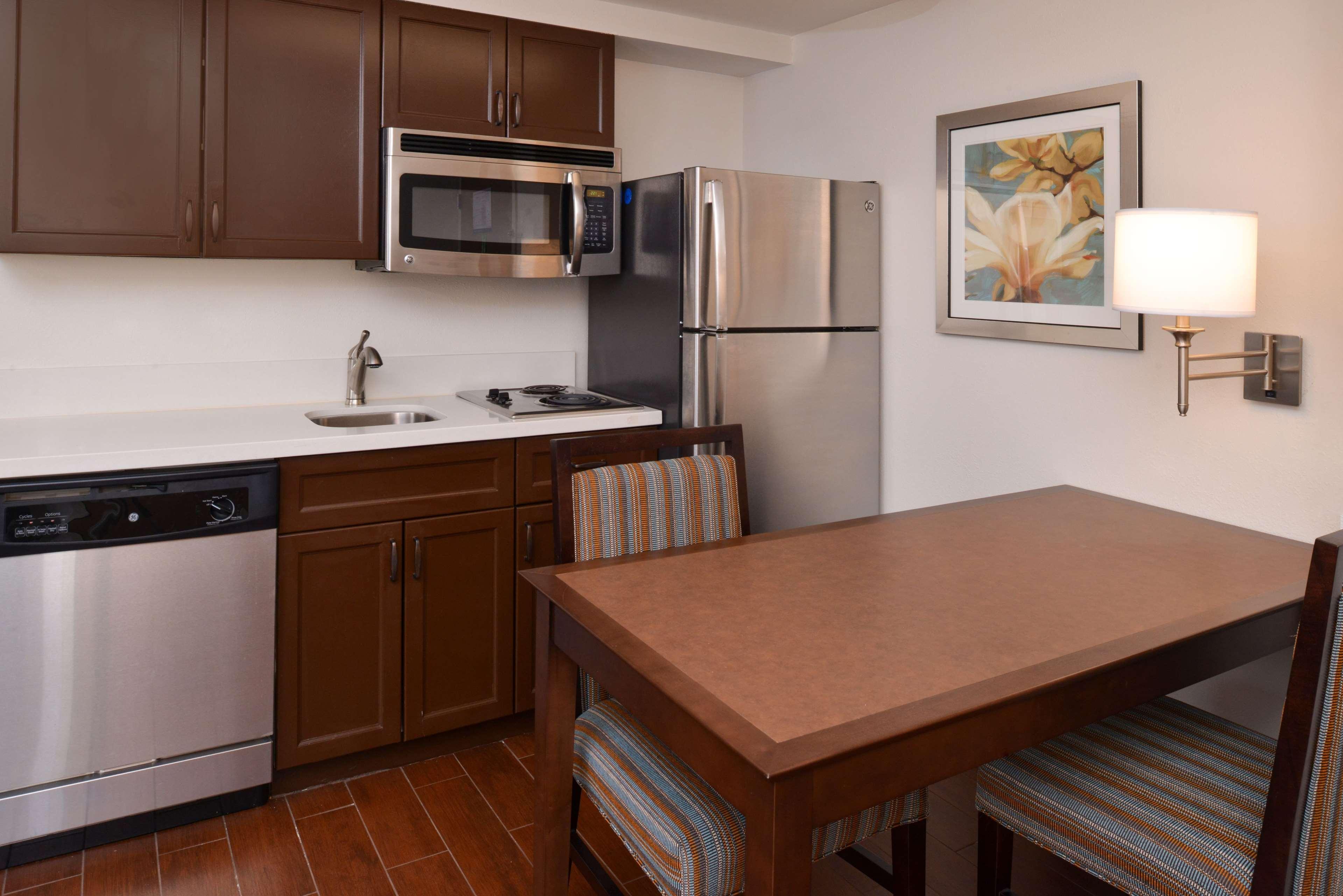 Hampton Inn & Suites Pueblo-Southgate Exterior photo