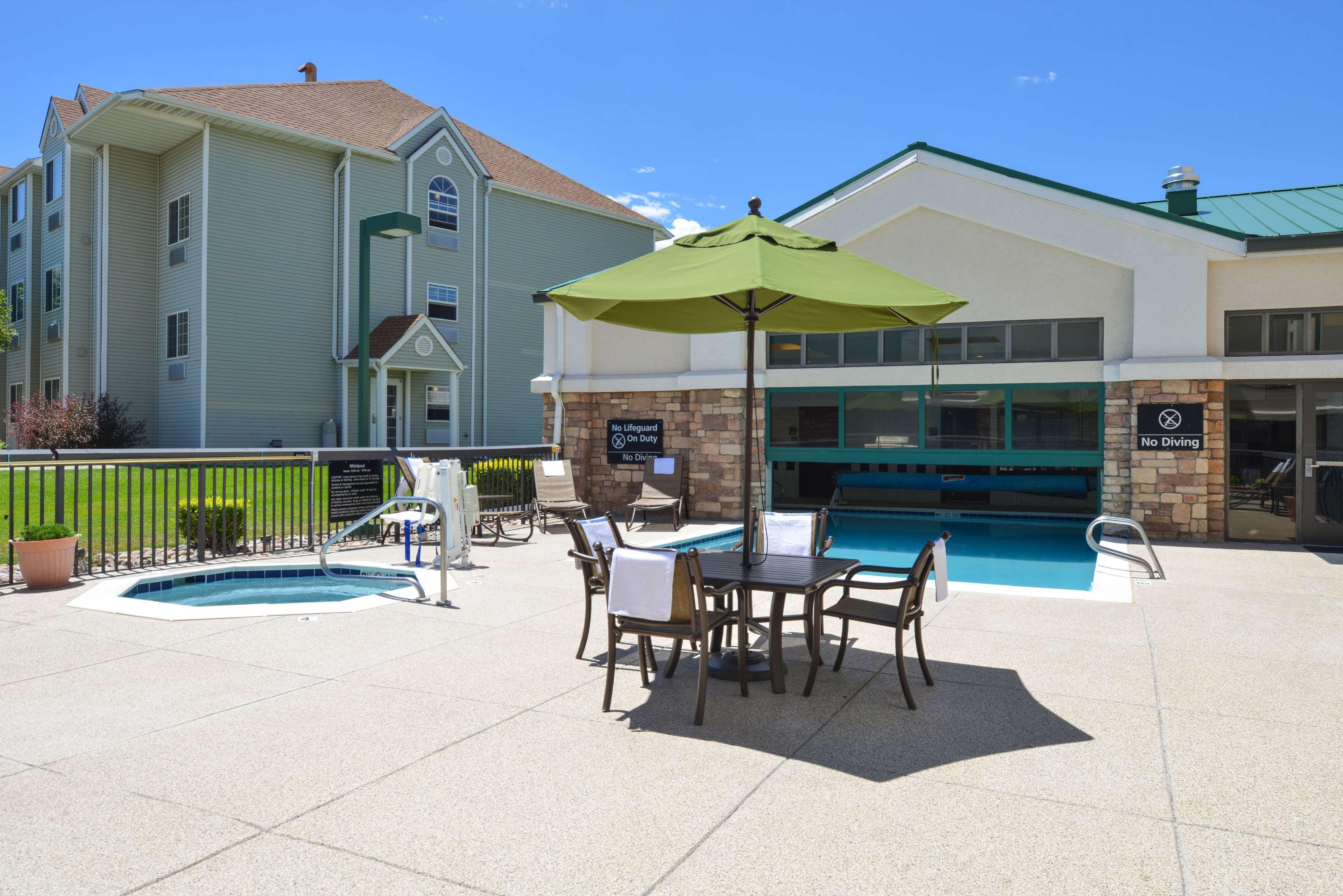 Hampton Inn & Suites Pueblo-Southgate Exterior photo