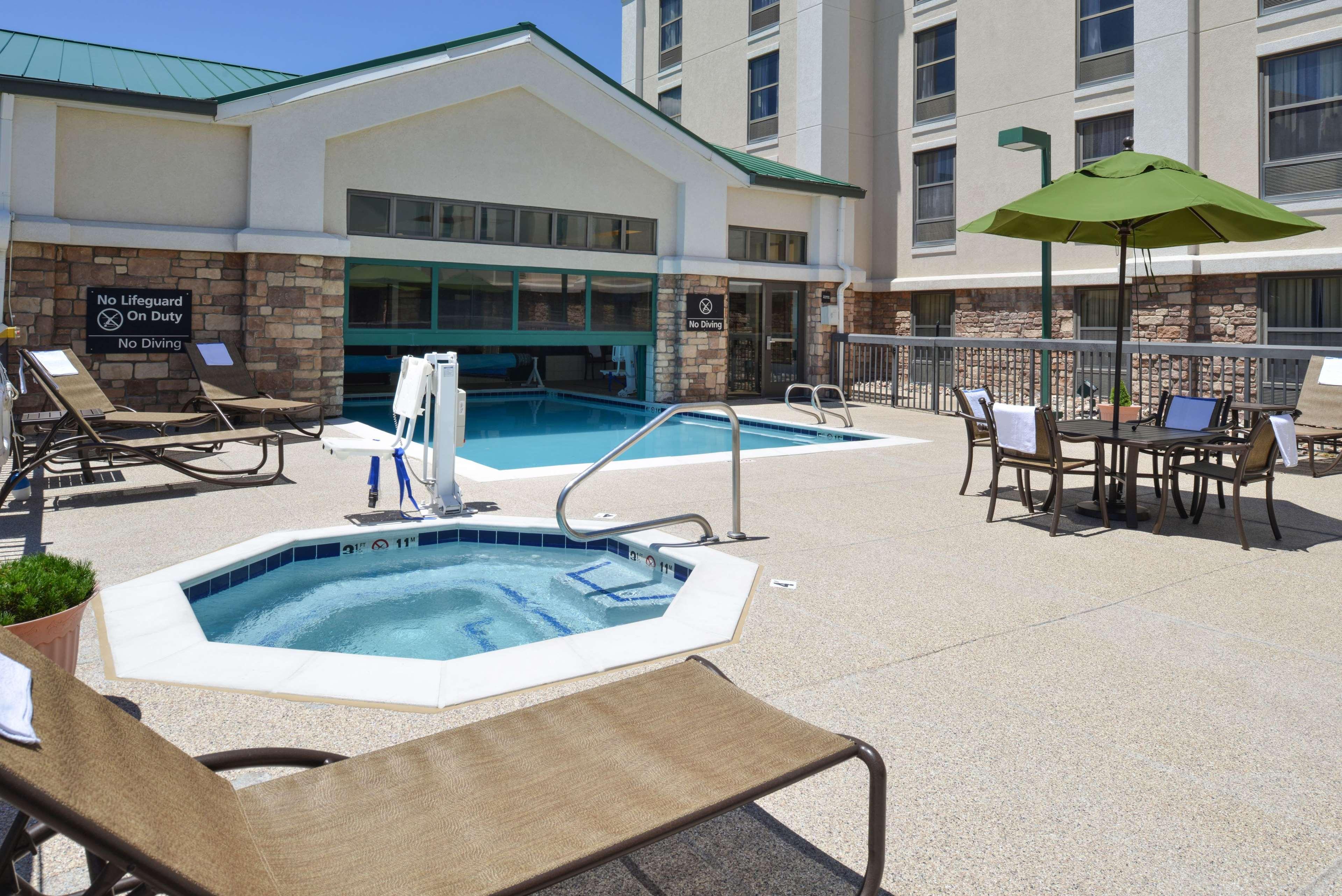 Hampton Inn & Suites Pueblo-Southgate Exterior photo