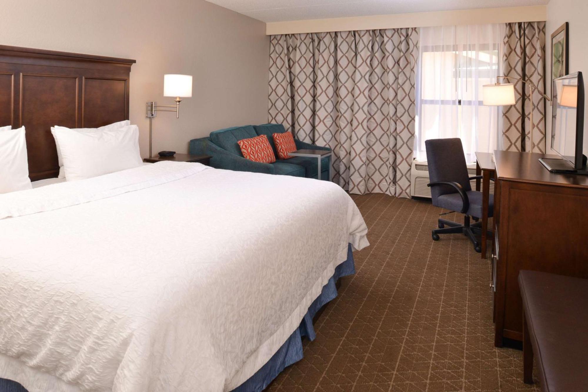Hampton Inn & Suites Pueblo-Southgate Exterior photo