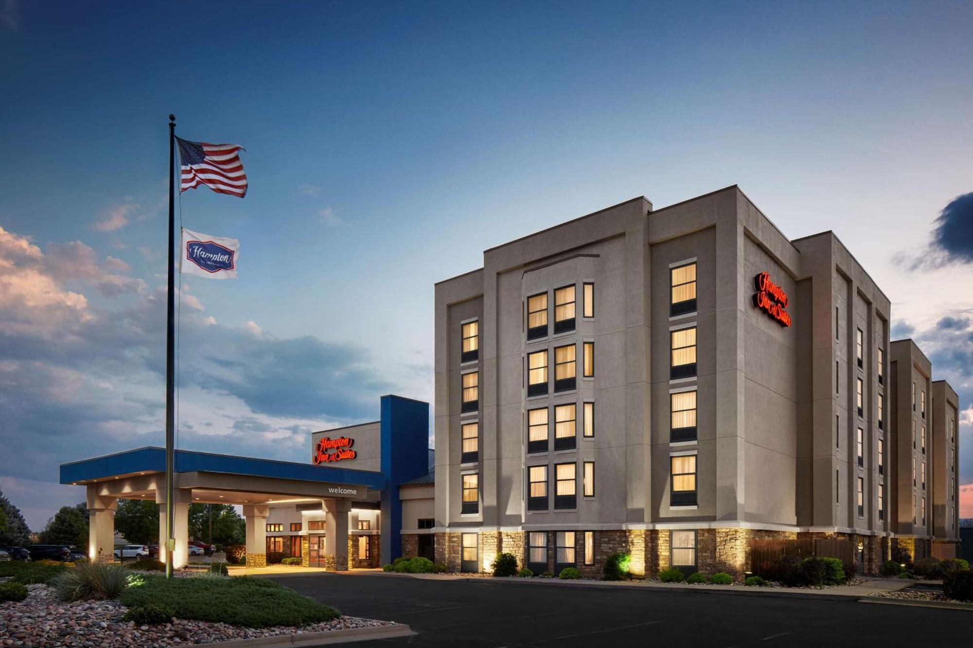 Hampton Inn & Suites Pueblo-Southgate Exterior photo