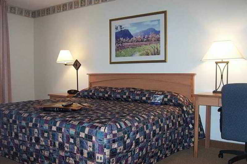 Hampton Inn & Suites Pueblo-Southgate Room photo